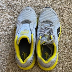 Brand new Puma Sneakers Kids sz 3